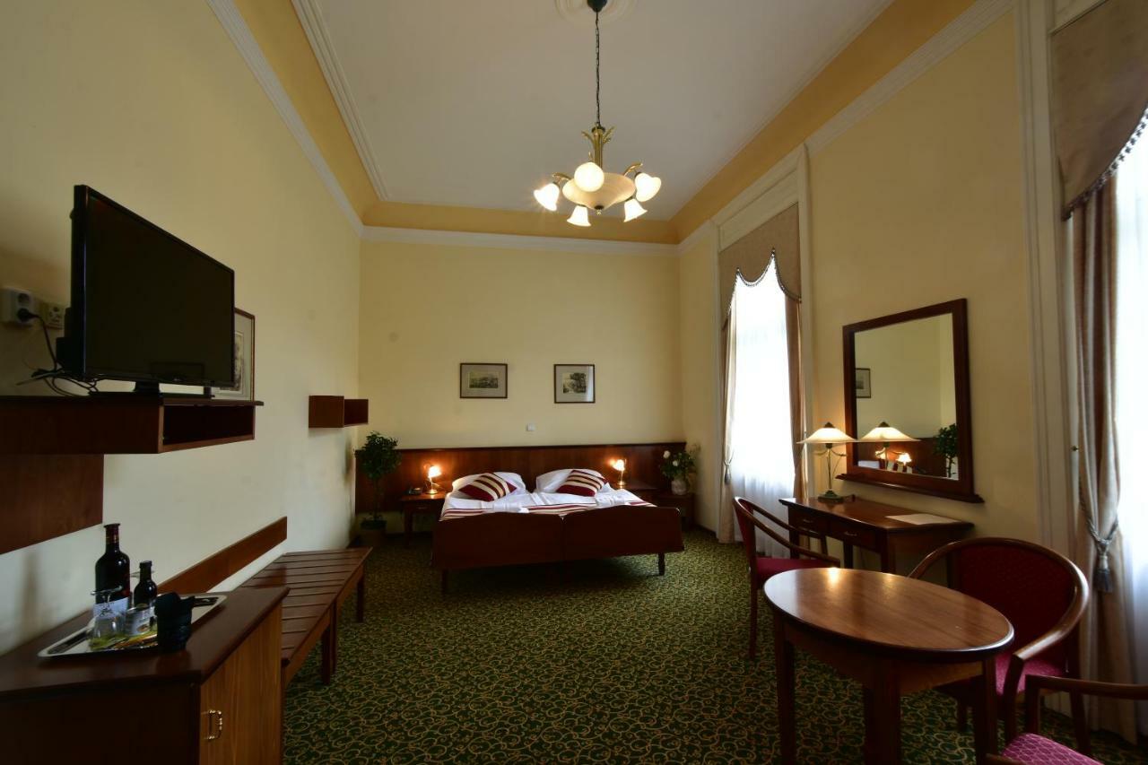 Sant Georg Garni Hotel Marianske Lazne Bagian luar foto